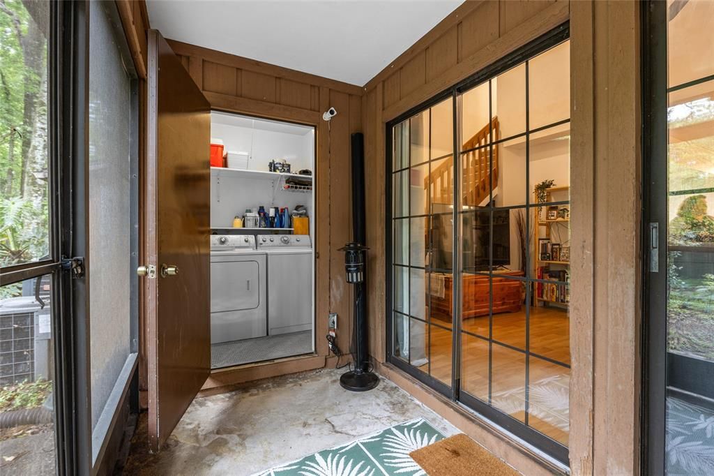 For Sale: $179,500 (2 beds, 2 baths, 1106 Square Feet)