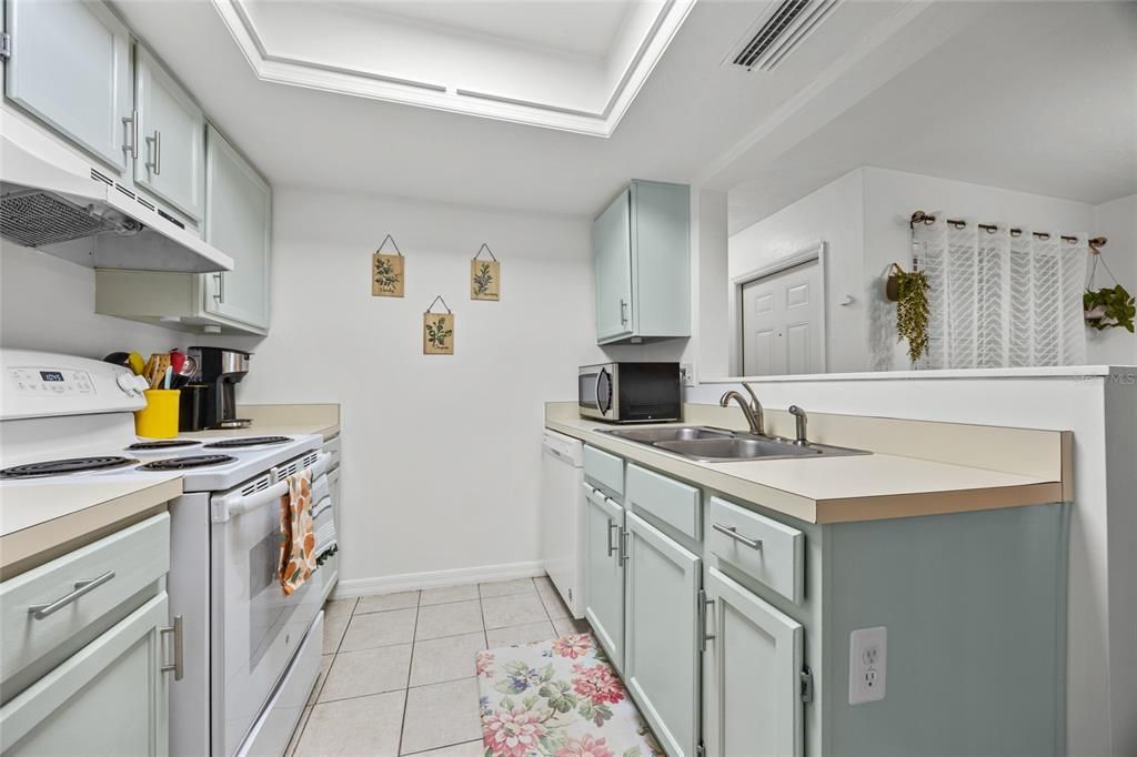 For Sale: $179,500 (2 beds, 2 baths, 1106 Square Feet)