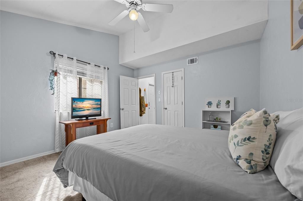 For Sale: $179,500 (2 beds, 2 baths, 1106 Square Feet)