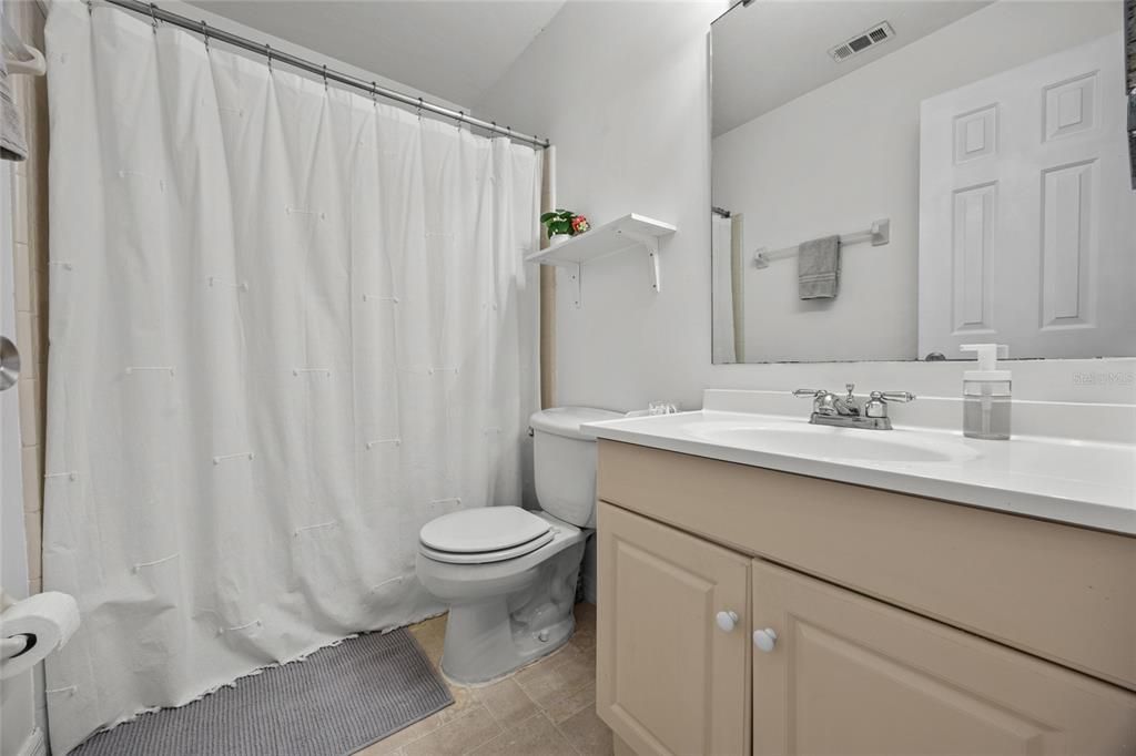 For Sale: $179,500 (2 beds, 2 baths, 1106 Square Feet)