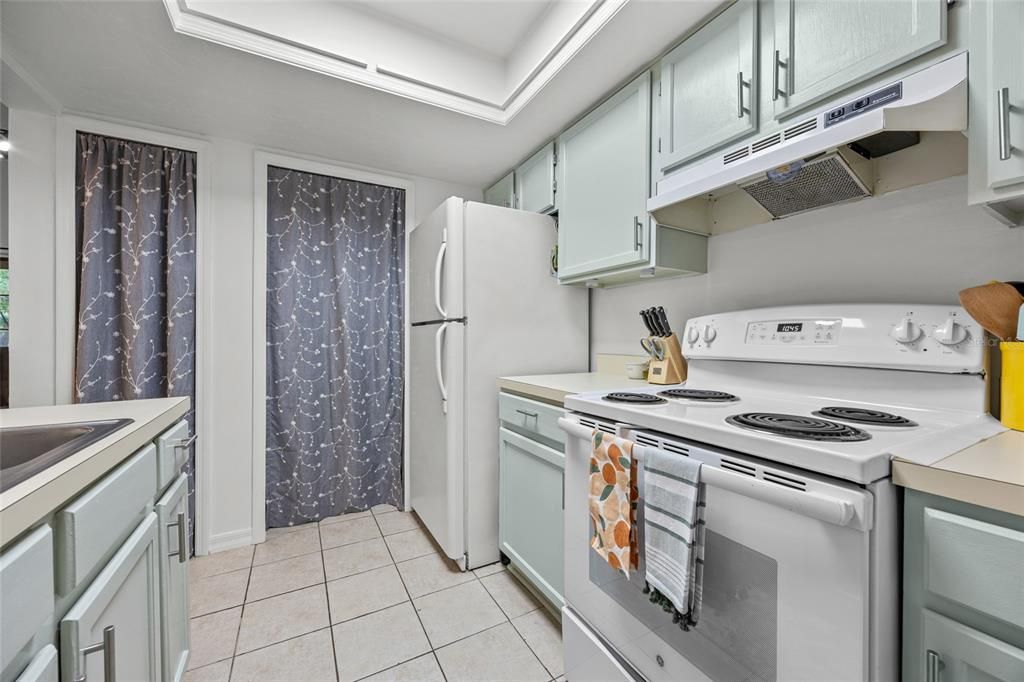 For Sale: $179,500 (2 beds, 2 baths, 1106 Square Feet)