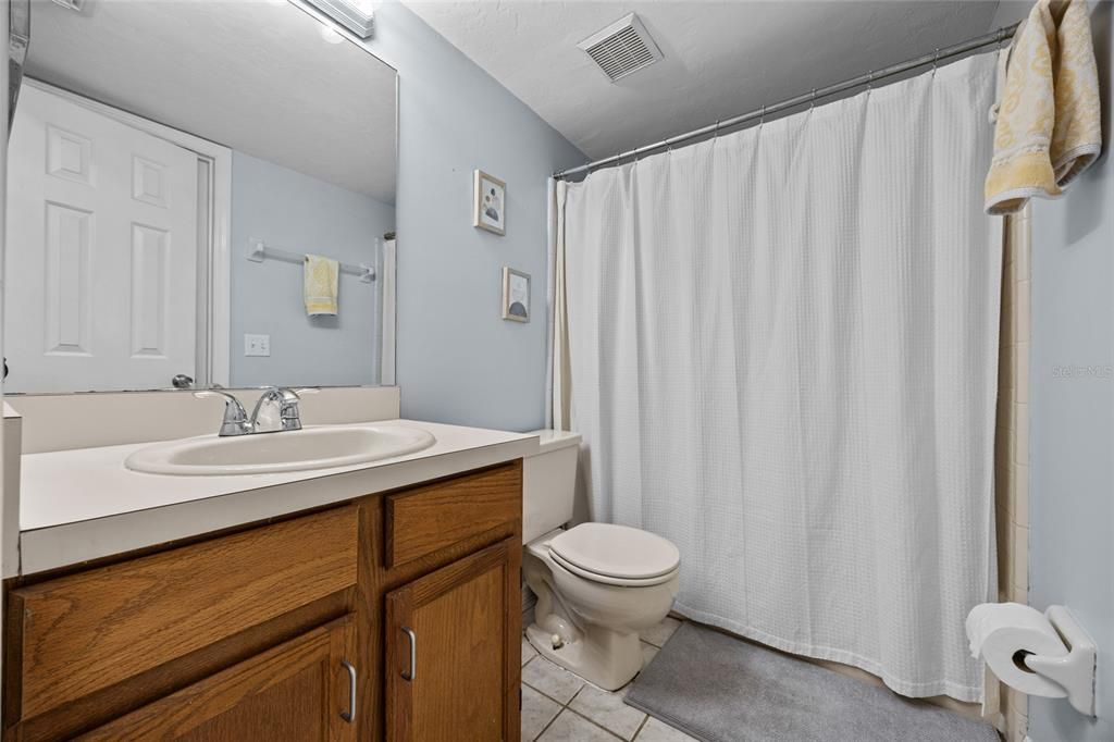 For Sale: $179,500 (2 beds, 2 baths, 1106 Square Feet)