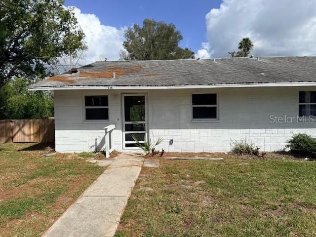 For Rent: $1,250 (2 beds, 1 baths, 900 Square Feet)