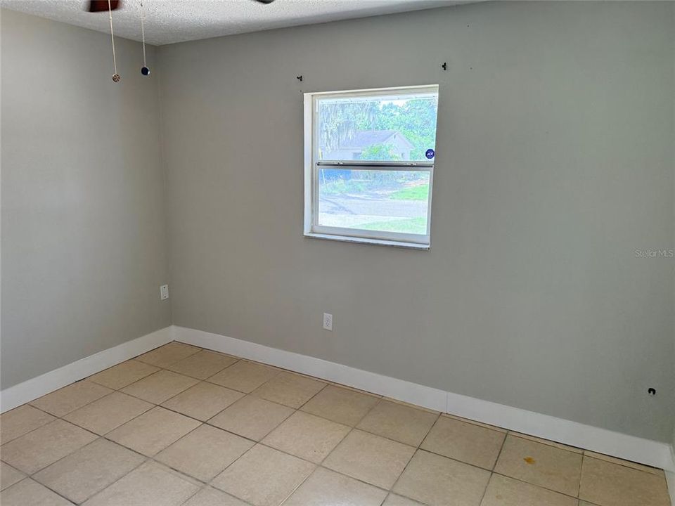 For Rent: $1,250 (2 beds, 1 baths, 900 Square Feet)