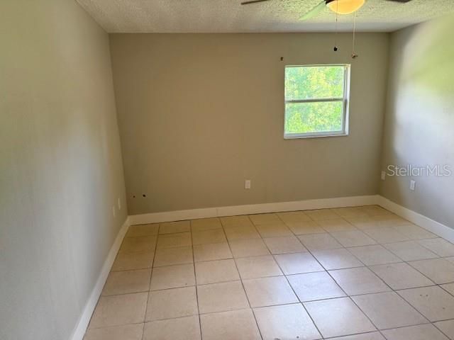 For Rent: $1,250 (2 beds, 1 baths, 900 Square Feet)