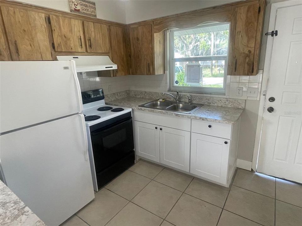 For Rent: $1,250 (2 beds, 1 baths, 900 Square Feet)
