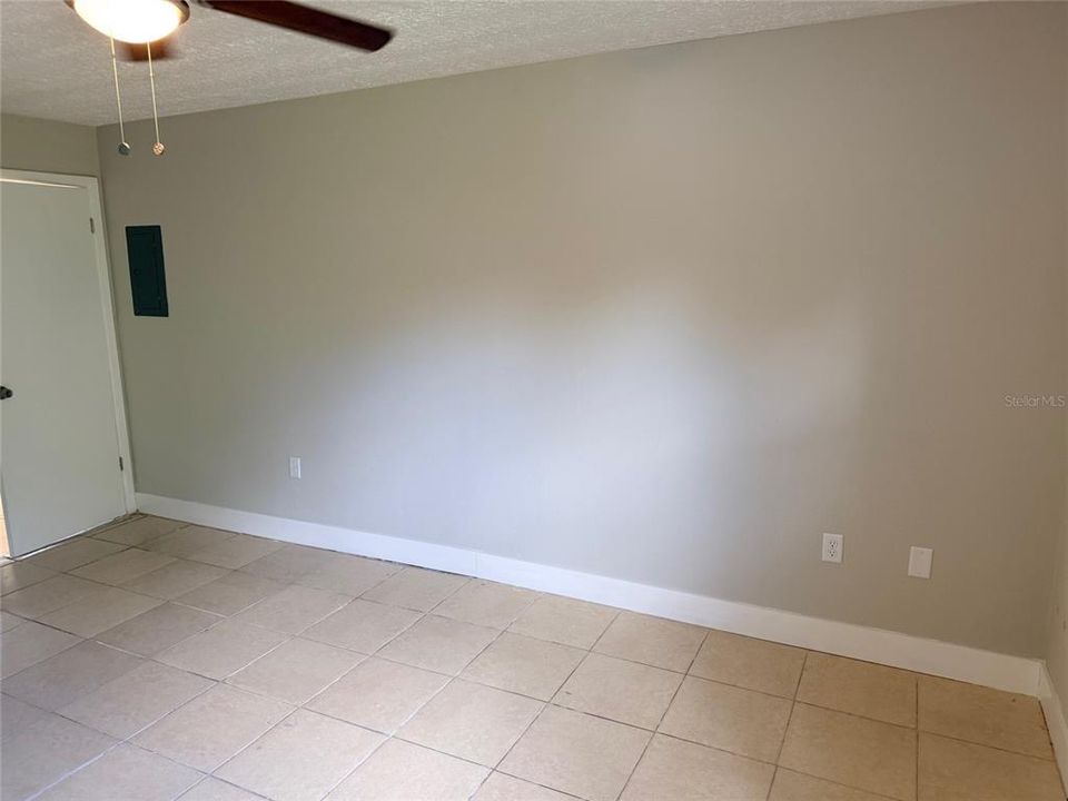 For Rent: $1,250 (2 beds, 1 baths, 900 Square Feet)