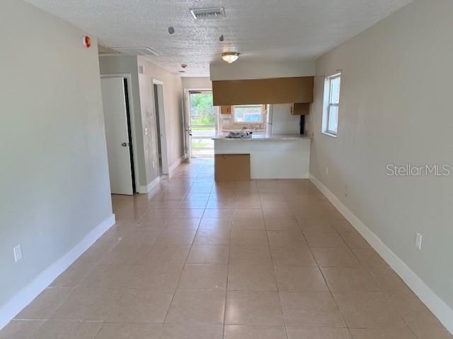 For Rent: $1,250 (2 beds, 1 baths, 900 Square Feet)