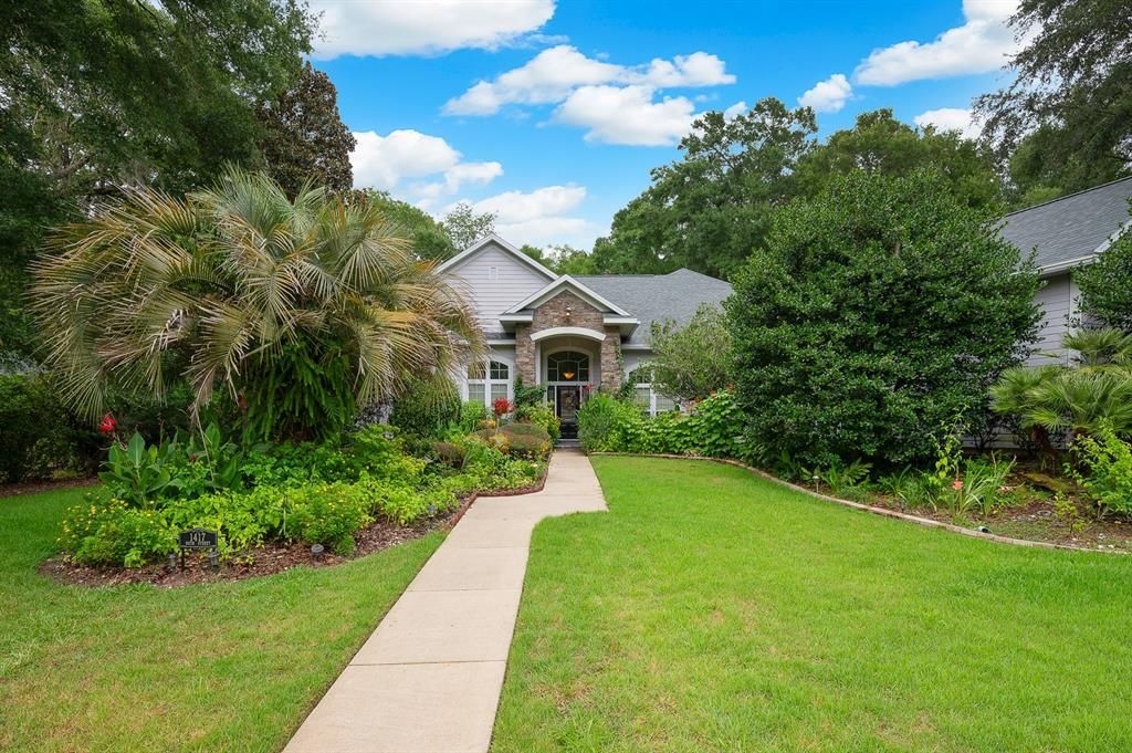 合同活跃: $875,000 (5 贝兹, 5 浴室, 3796 平方英尺)