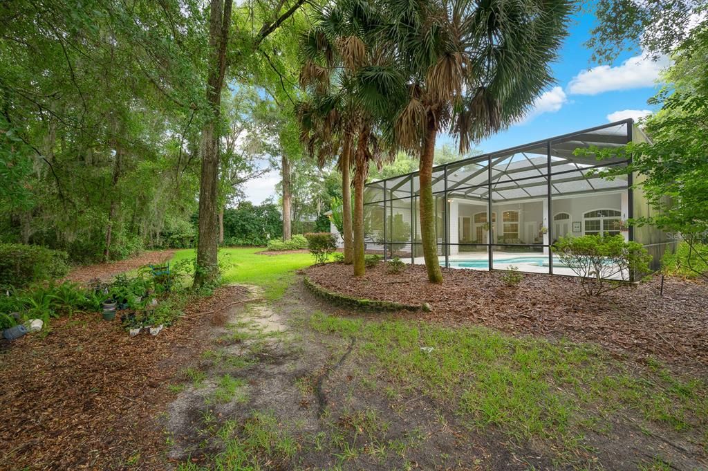 合同活跃: $875,000 (5 贝兹, 5 浴室, 3796 平方英尺)