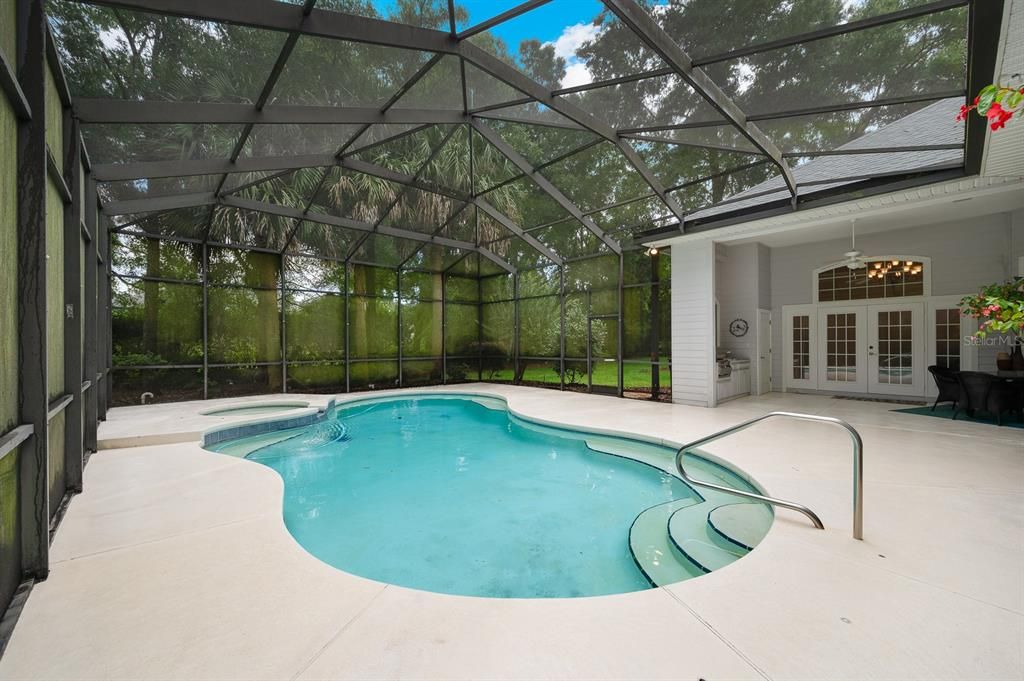 合同活跃: $875,000 (5 贝兹, 5 浴室, 3796 平方英尺)