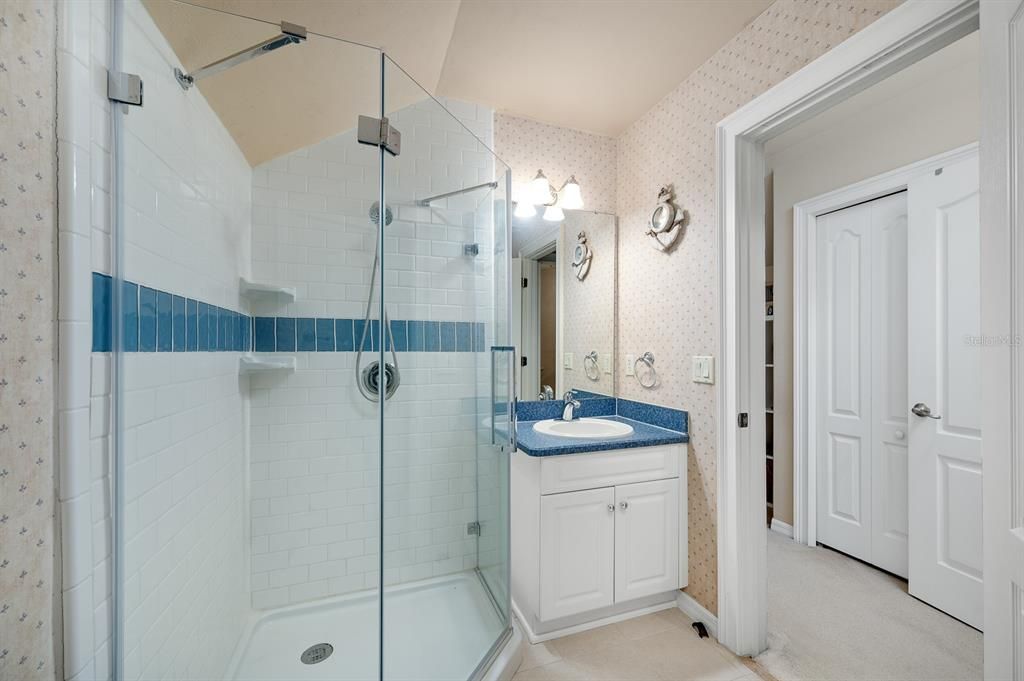 合同活跃: $875,000 (5 贝兹, 5 浴室, 3796 平方英尺)