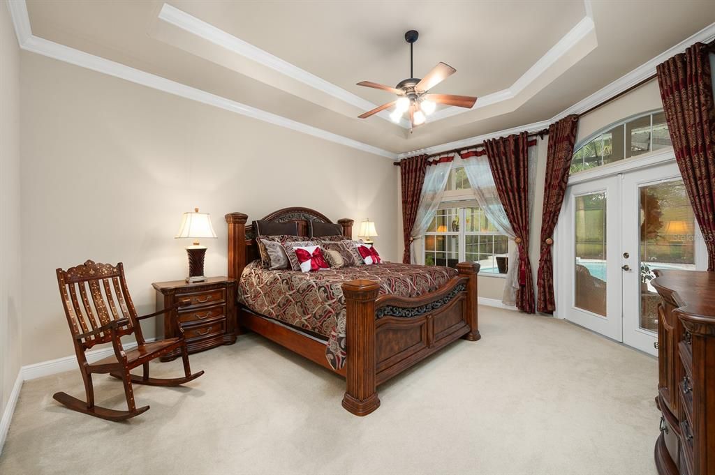 合同活跃: $875,000 (5 贝兹, 5 浴室, 3796 平方英尺)