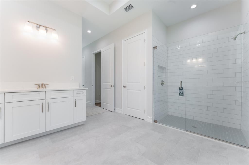 For Sale: $619,900 (3 beds, 3 baths, 2606 Square Feet)