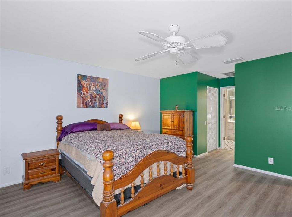 For Sale: $315,000 (2 beds, 2 baths, 1845 Square Feet)