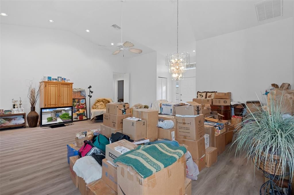 For Sale: $315,000 (2 beds, 2 baths, 1845 Square Feet)