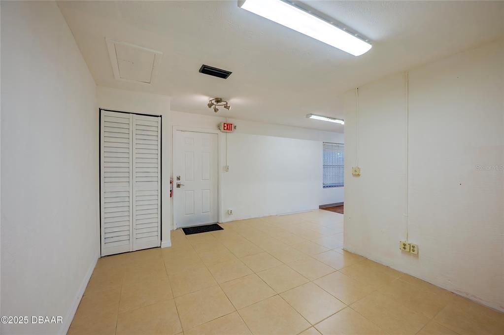 待售: $31,800 (0 贝兹, 0 浴室, 2282 平方英尺)