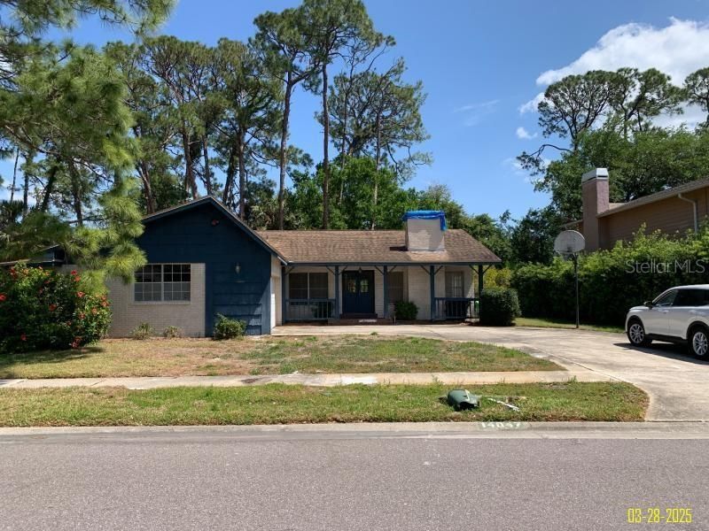 Recently Sold: $329,000 (3 beds, 2 baths, 1716 Square Feet)