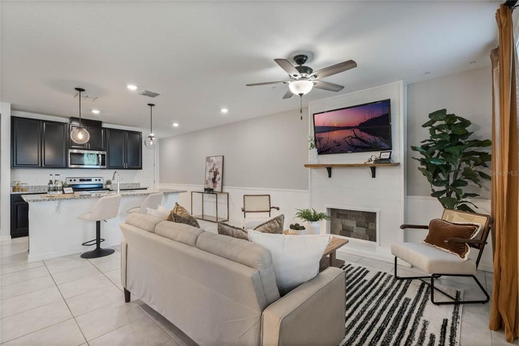 Active With Contract: $360,000 (3 beds, 2 baths, 1714 Square Feet)