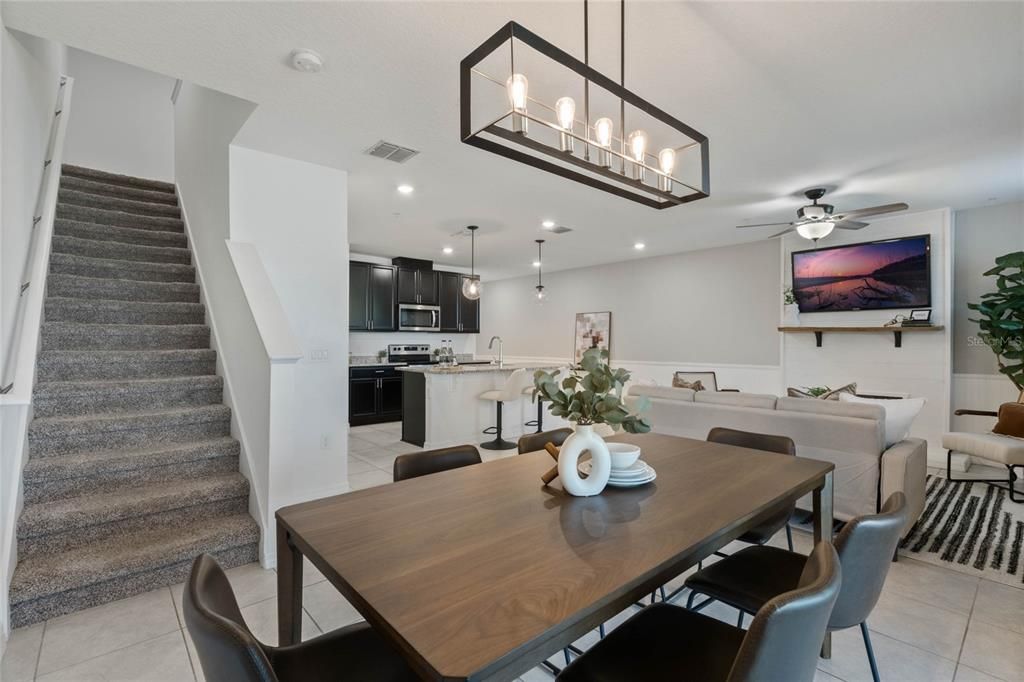 Active With Contract: $360,000 (3 beds, 2 baths, 1714 Square Feet)