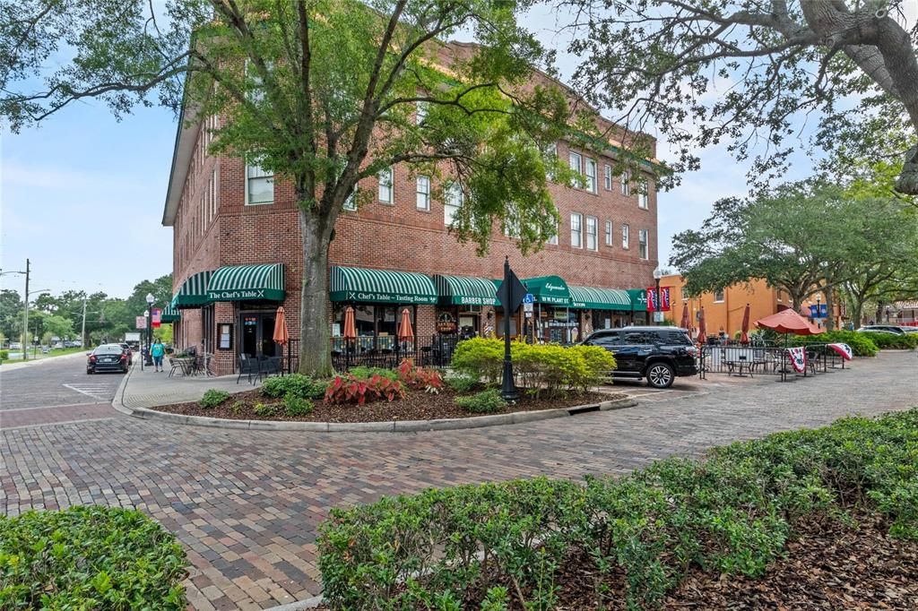 Active With Contract: $360,000 (3 beds, 2 baths, 1714 Square Feet)