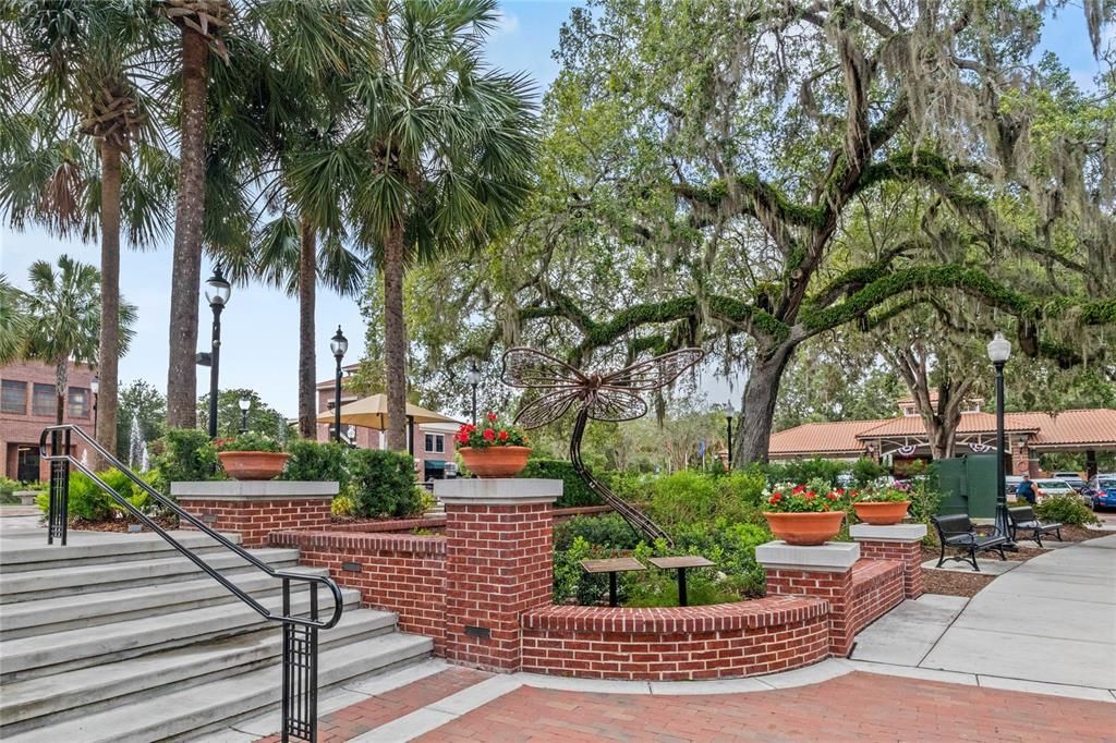 Active With Contract: $360,000 (3 beds, 2 baths, 1714 Square Feet)