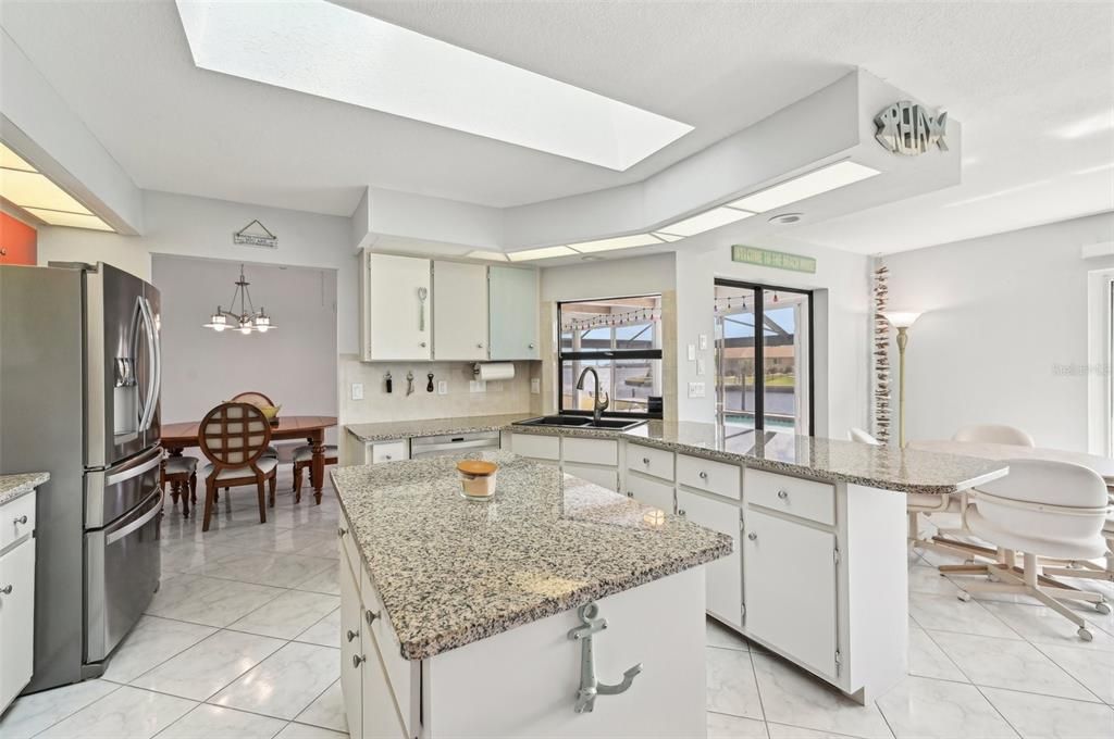 Под контрактом: $499,000 (2 спален, 2 ванн, 1516 Квадратных фут)