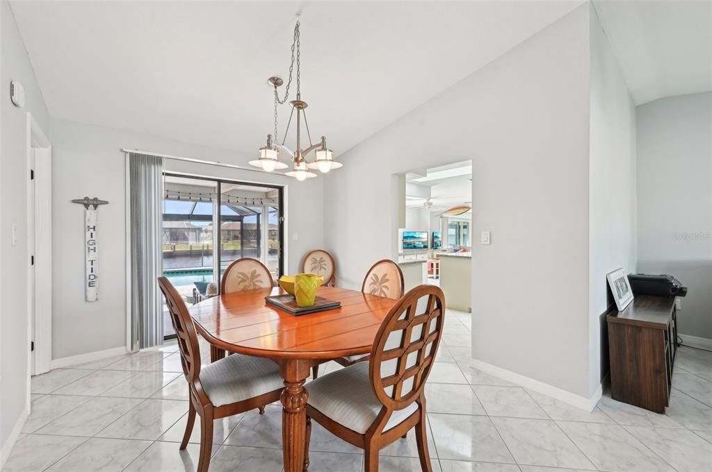 Под контрактом: $499,000 (2 спален, 2 ванн, 1516 Квадратных фут)