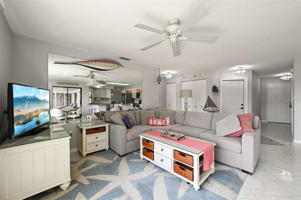 Под контрактом: $499,000 (2 спален, 2 ванн, 1516 Квадратных фут)