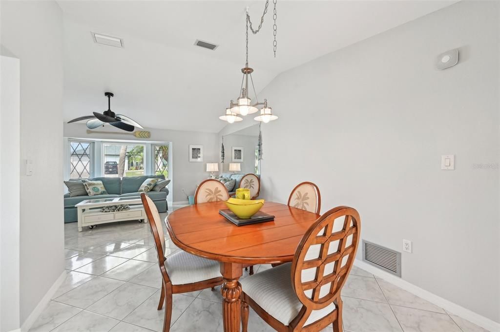 Под контрактом: $499,000 (2 спален, 2 ванн, 1516 Квадратных фут)