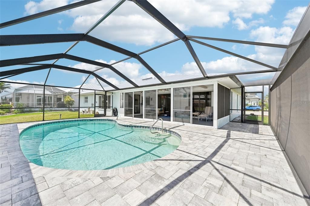 Под контрактом: $499,000 (2 спален, 2 ванн, 1516 Квадратных фут)