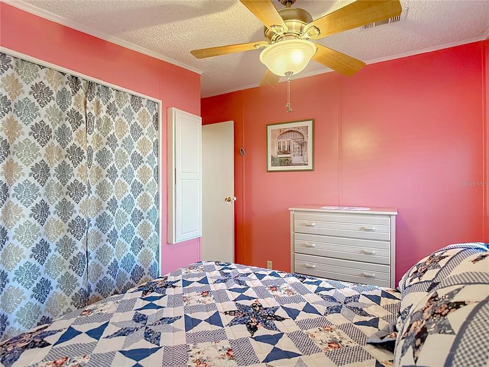 На продажу: $139,000 (2 спален, 2 ванн, 1040 Квадратных фут)