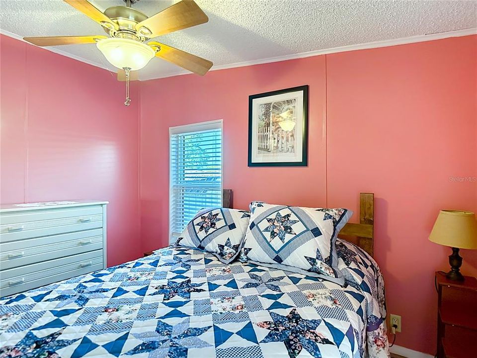 На продажу: $139,000 (2 спален, 2 ванн, 1040 Квадратных фут)