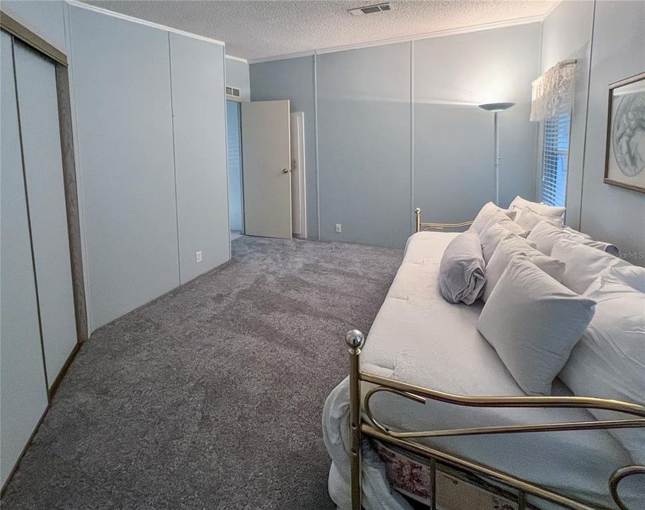 Activo con contrato: $143,000 (2 camas, 2 baños, 1288 Pies cuadrados)