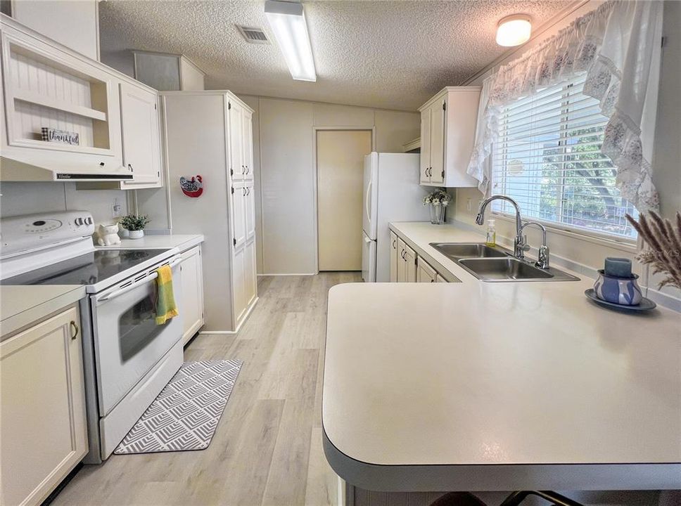Activo con contrato: $143,000 (2 camas, 2 baños, 1288 Pies cuadrados)