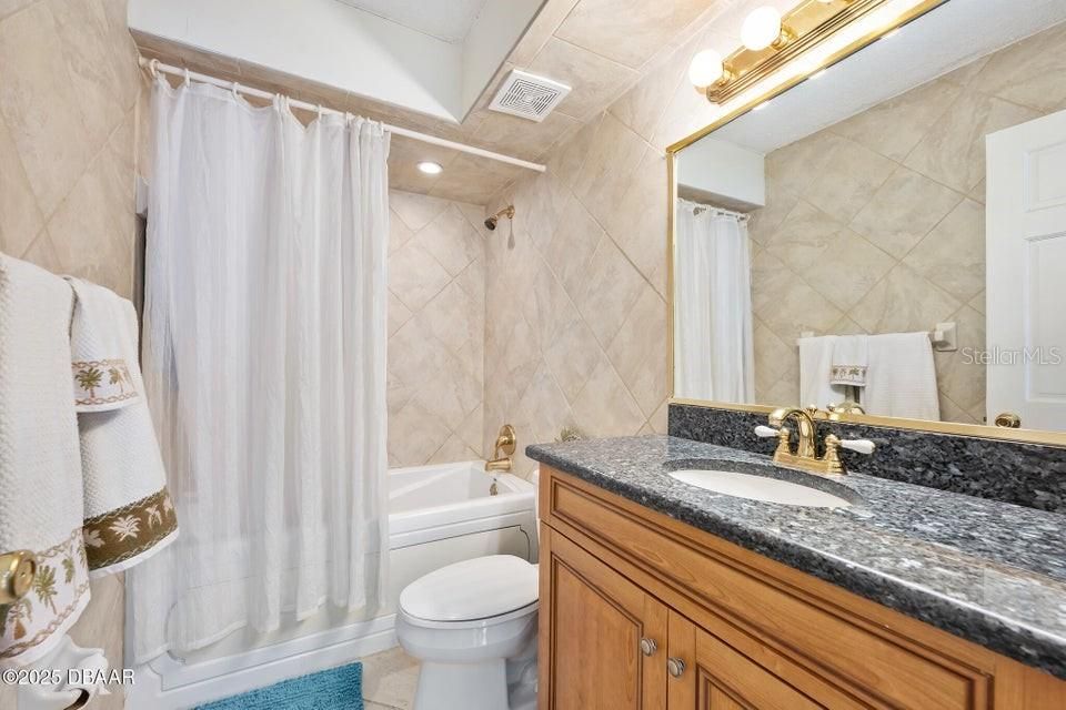 For Sale: $449,900 (2 beds, 2 baths, 1275 Square Feet)