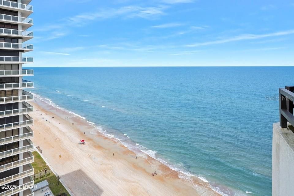 For Sale: $449,900 (2 beds, 2 baths, 1275 Square Feet)