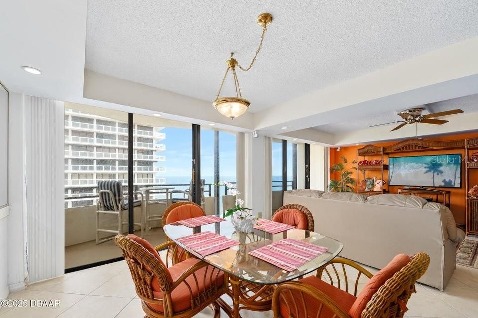 For Sale: $449,900 (2 beds, 2 baths, 1275 Square Feet)