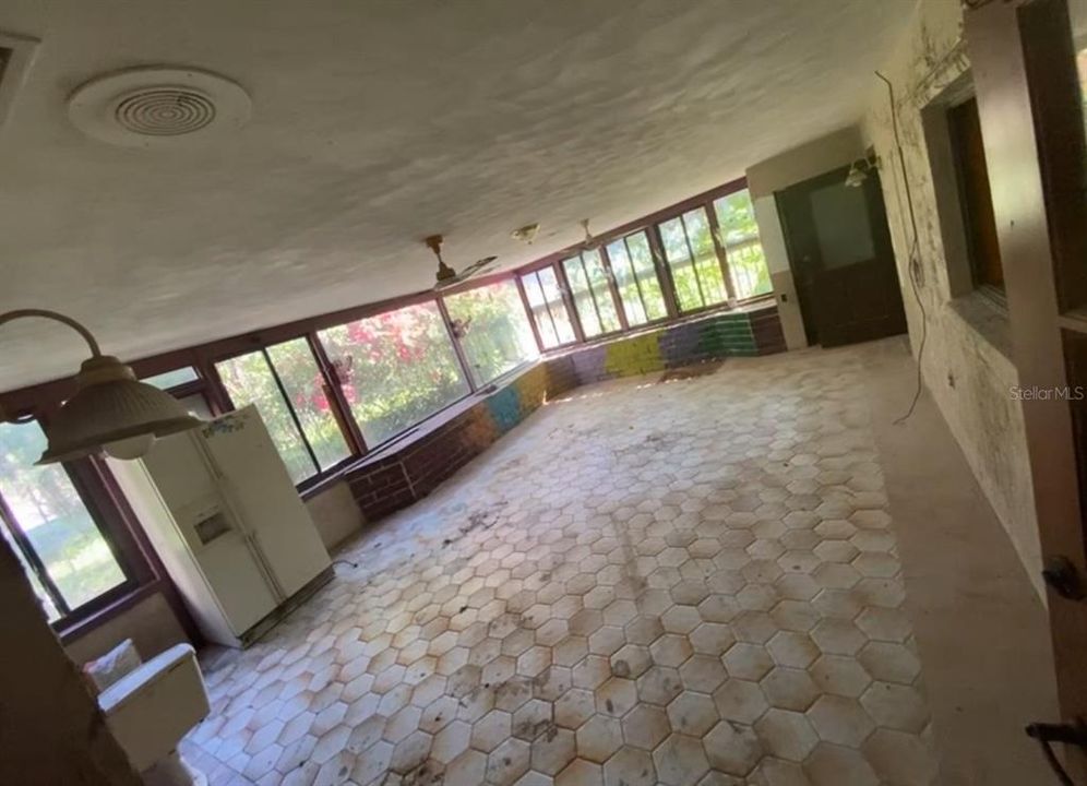 En Venta: $550,000 (4 camas, 3 baños, 3663 Pies cuadrados)