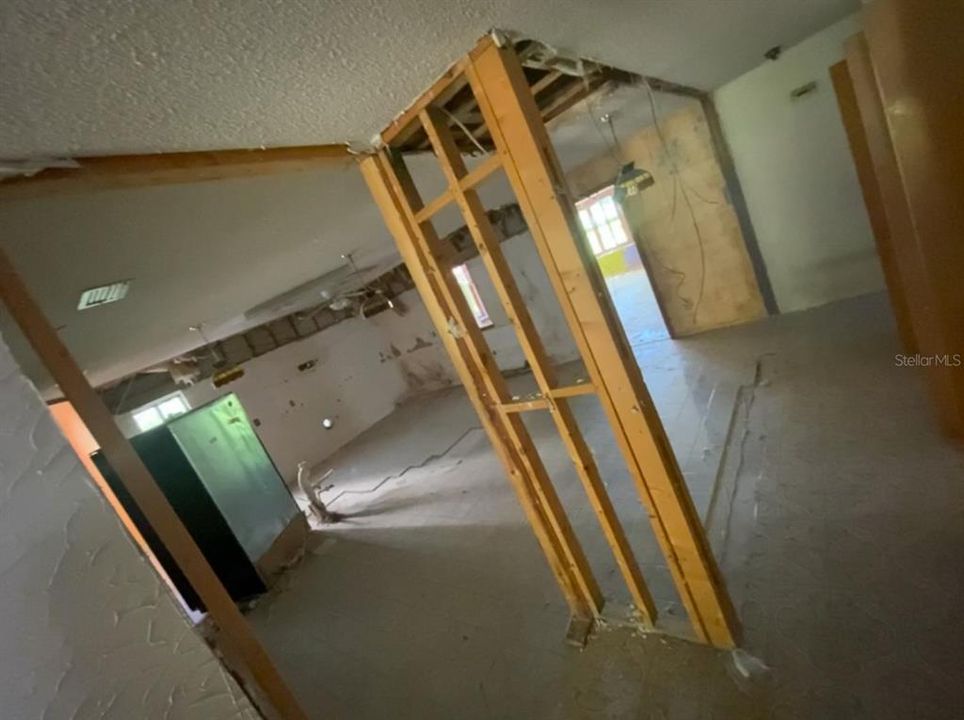 En Venta: $550,000 (4 camas, 3 baños, 3663 Pies cuadrados)