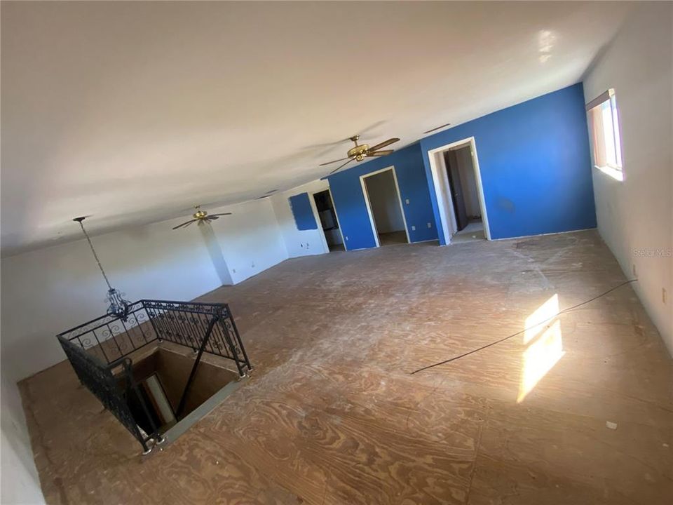 En Venta: $550,000 (4 camas, 3 baños, 3663 Pies cuadrados)