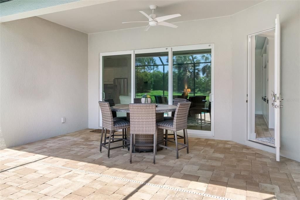 Activo con contrato: $1,050,000 (5 camas, 3 baños, 3938 Pies cuadrados)