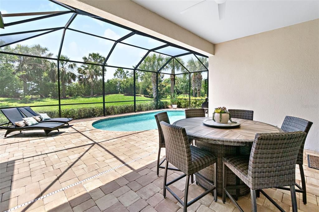 Activo con contrato: $1,050,000 (5 camas, 3 baños, 3938 Pies cuadrados)