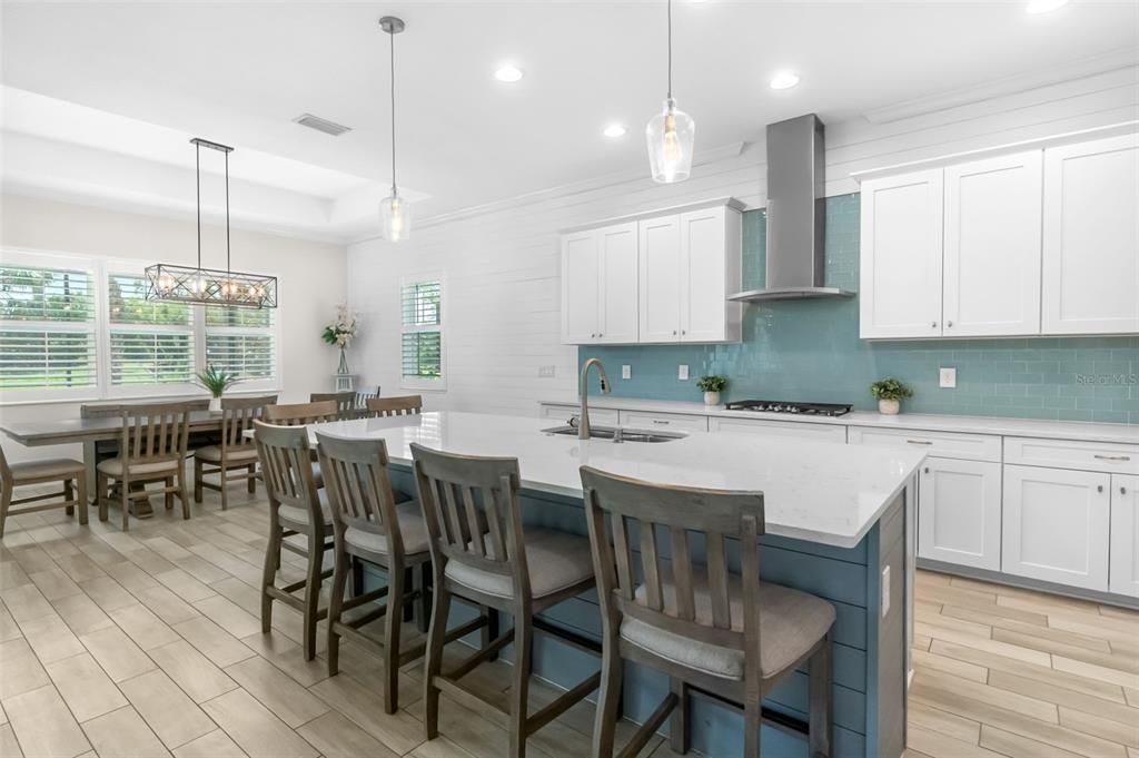 Activo con contrato: $1,050,000 (5 camas, 3 baños, 3938 Pies cuadrados)