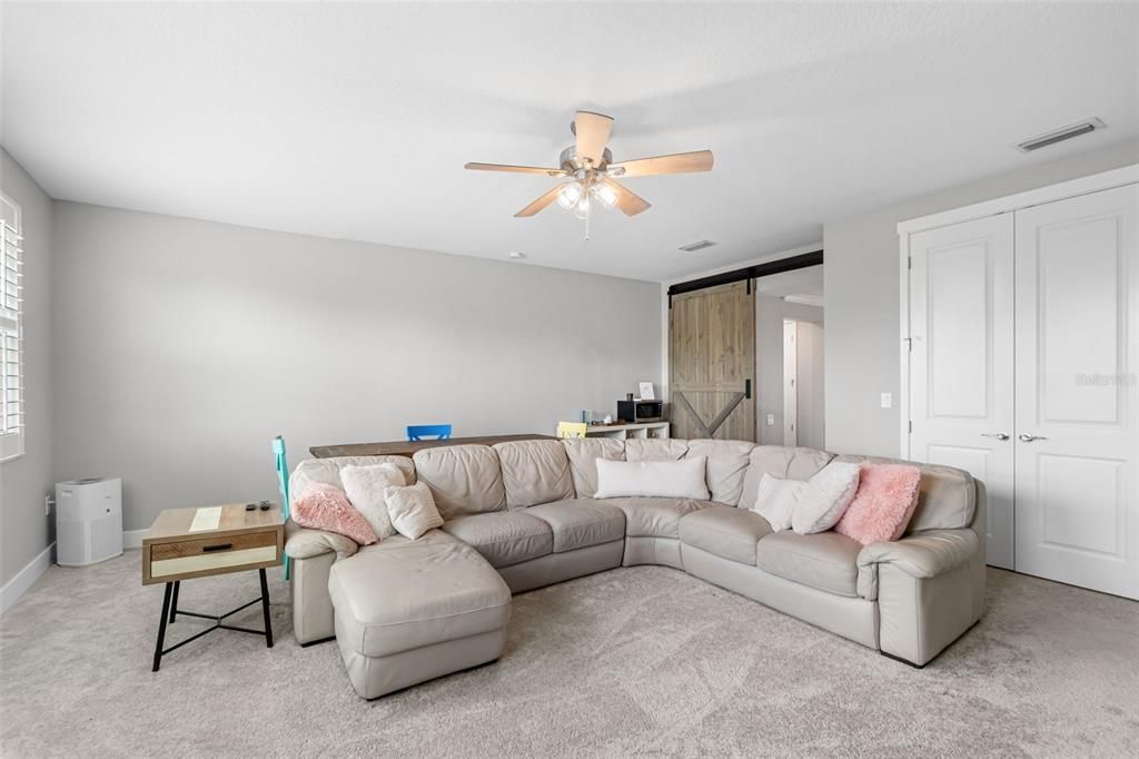 Activo con contrato: $1,050,000 (5 camas, 3 baños, 3938 Pies cuadrados)