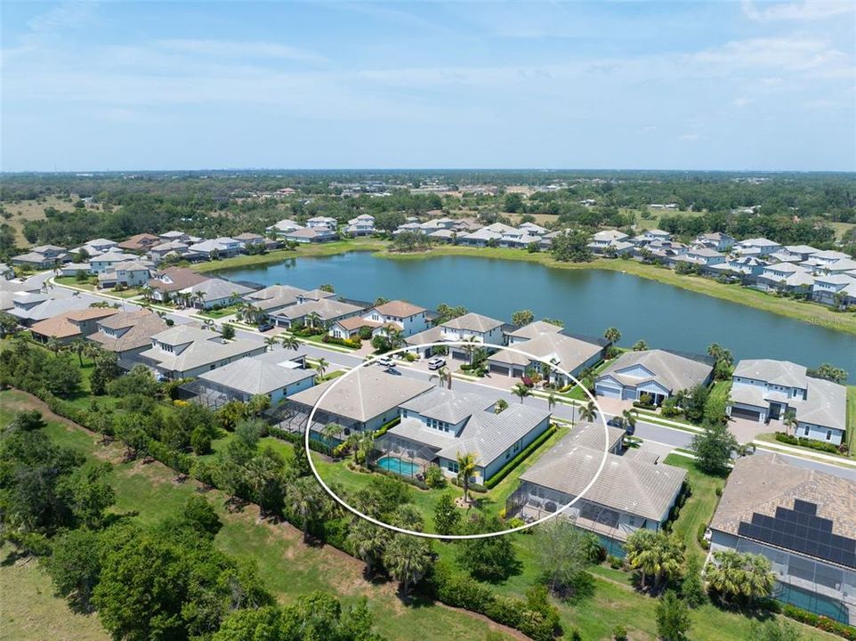 Activo con contrato: $1,050,000 (5 camas, 3 baños, 3938 Pies cuadrados)