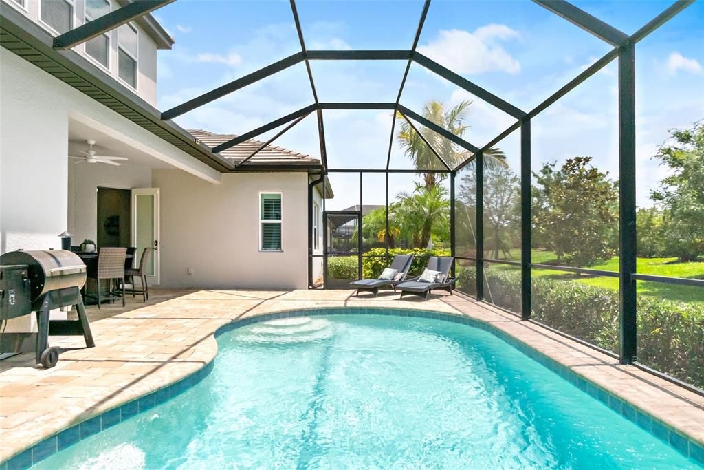 Activo con contrato: $1,050,000 (5 camas, 3 baños, 3938 Pies cuadrados)