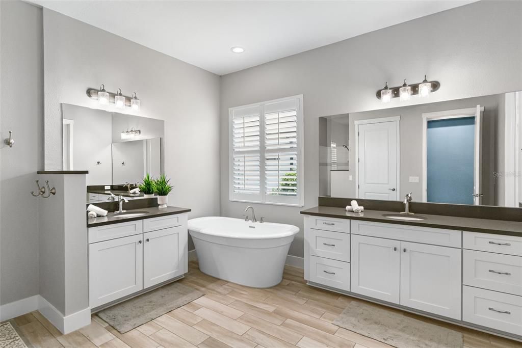 Activo con contrato: $1,050,000 (5 camas, 3 baños, 3938 Pies cuadrados)