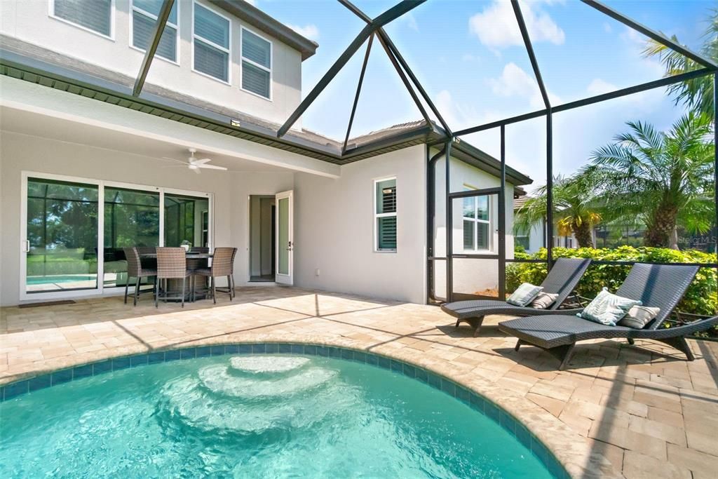 Activo con contrato: $1,050,000 (5 camas, 3 baños, 3938 Pies cuadrados)