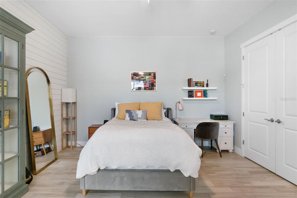 Activo con contrato: $1,050,000 (5 camas, 3 baños, 3938 Pies cuadrados)